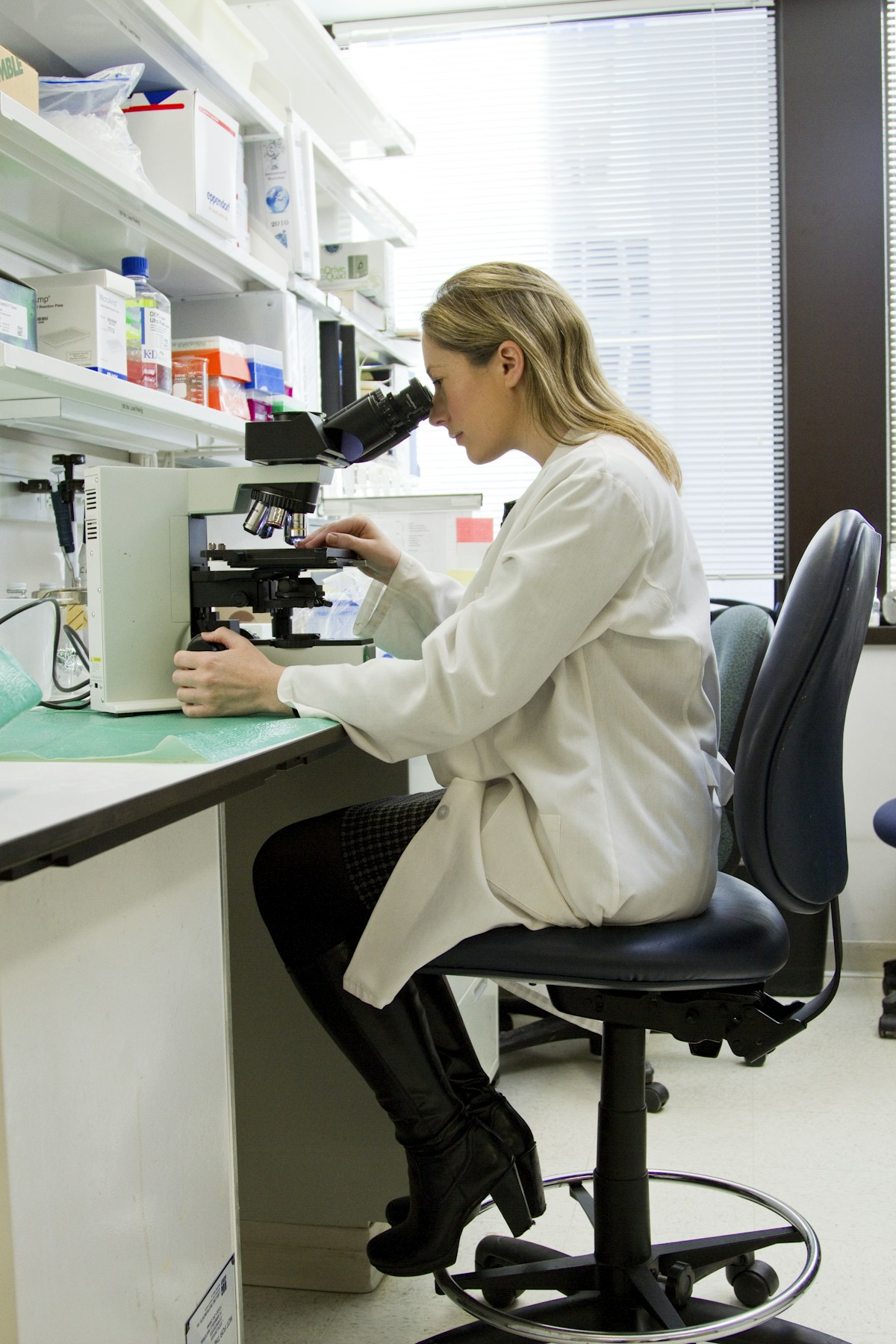 FDA clears an Alzheimer’s blood test for ages 40+